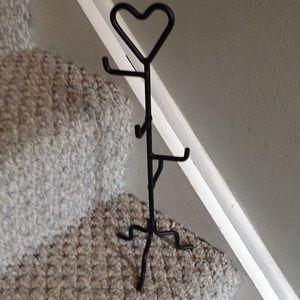 Wrought iron mug holder